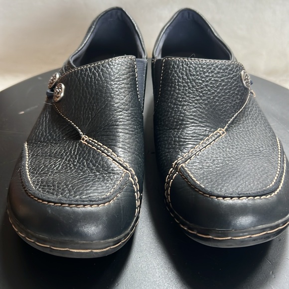 Clarks Slip On Shoes EUC - Picture 9 of 17